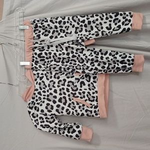 Girls BMG cow print hooded sweatshirt matching pants set size M